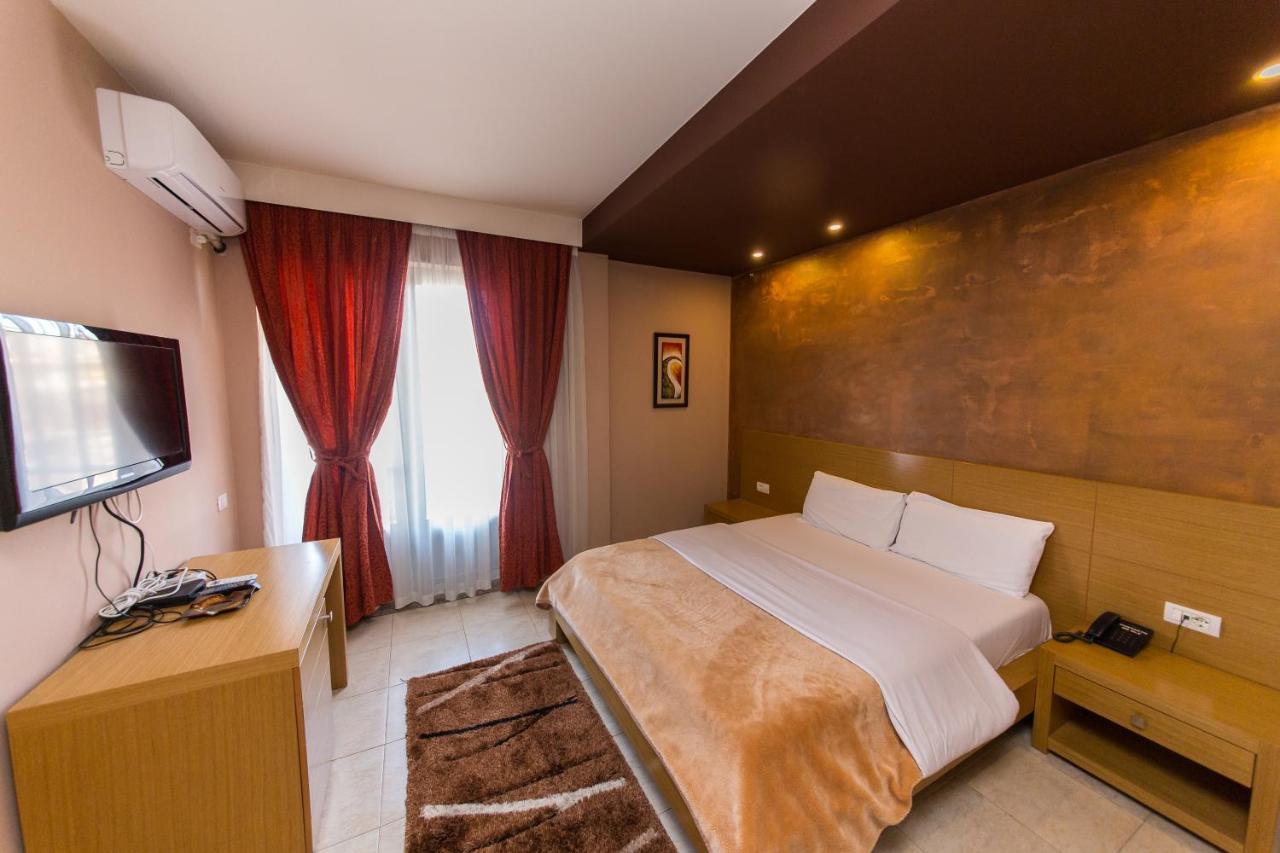 Hotel Denver Tiranë Luaran gambar