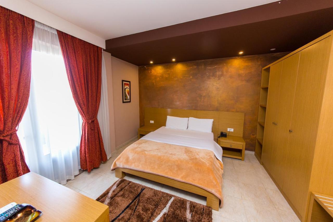 Hotel Denver Tiranë Luaran gambar