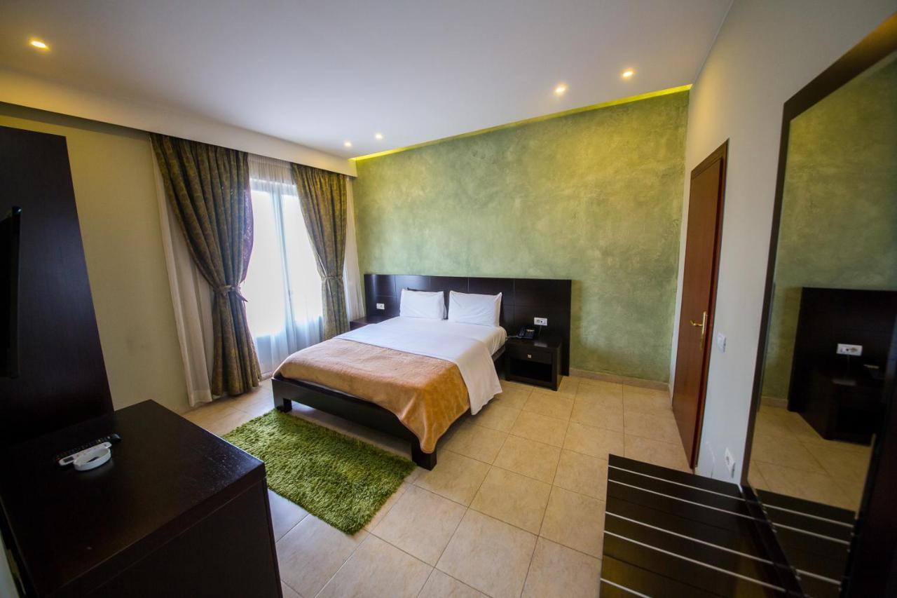 Hotel Denver Tiranë Luaran gambar