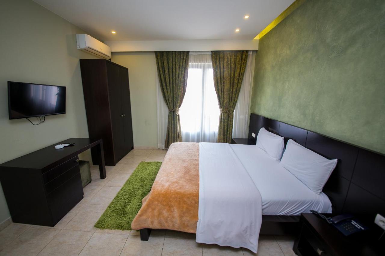 Hotel Denver Tiranë Luaran gambar